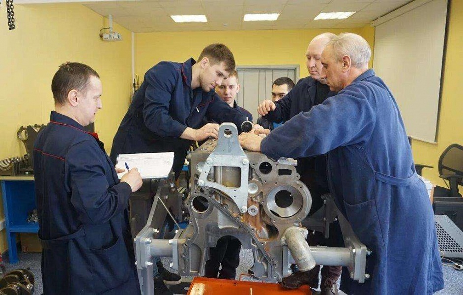 Сервисных специалистов «КАМАЗа» обучат обслуживанию двигателя Р6
